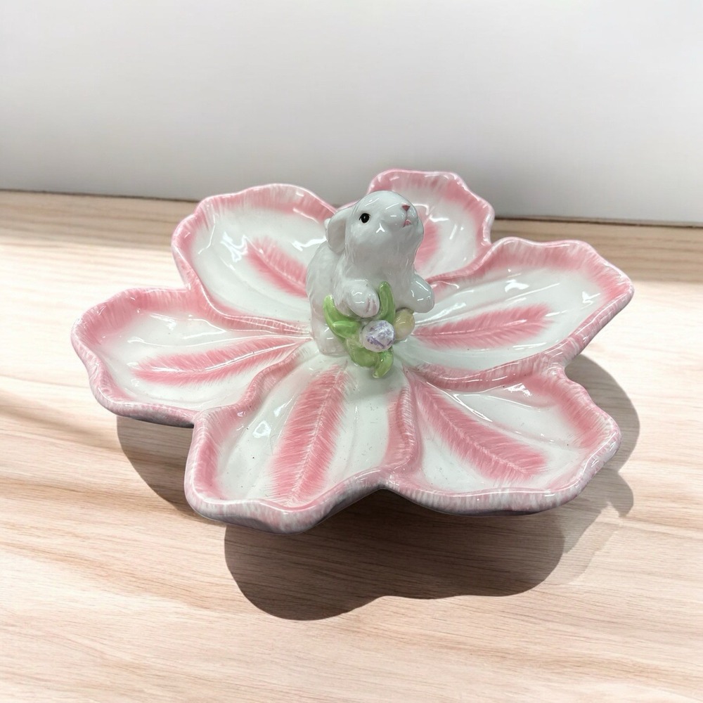 Vintage 90s Easter Egg Deviled Eggs Platter with‎ Bunny Rabbit in the Center